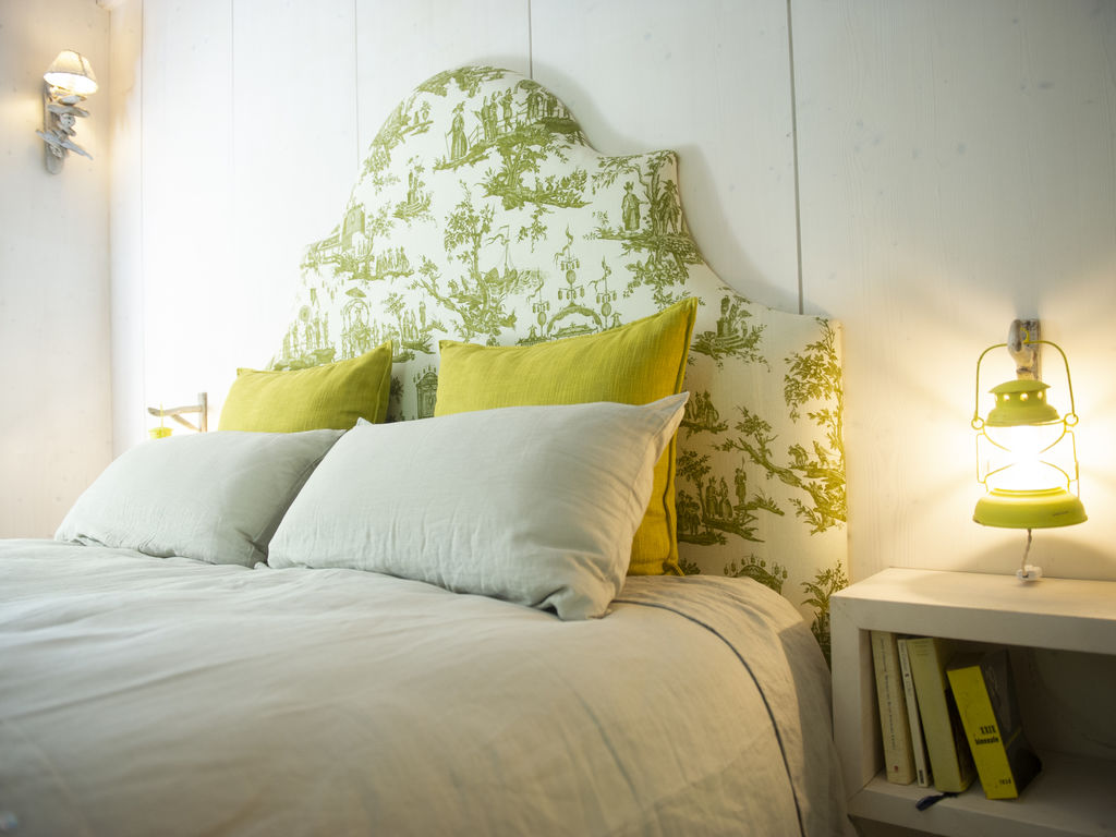 Casa Fluo Relais kamer geel 5