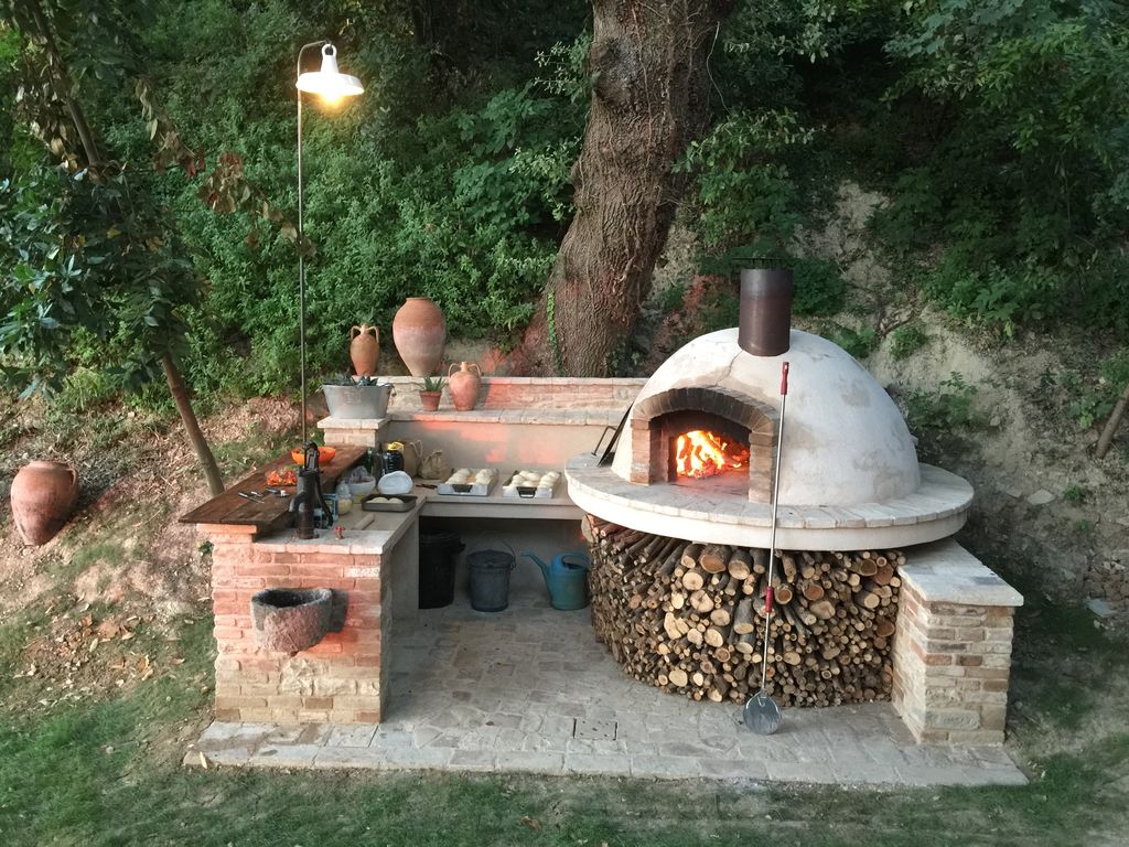 Castello di Granarola forno pizza