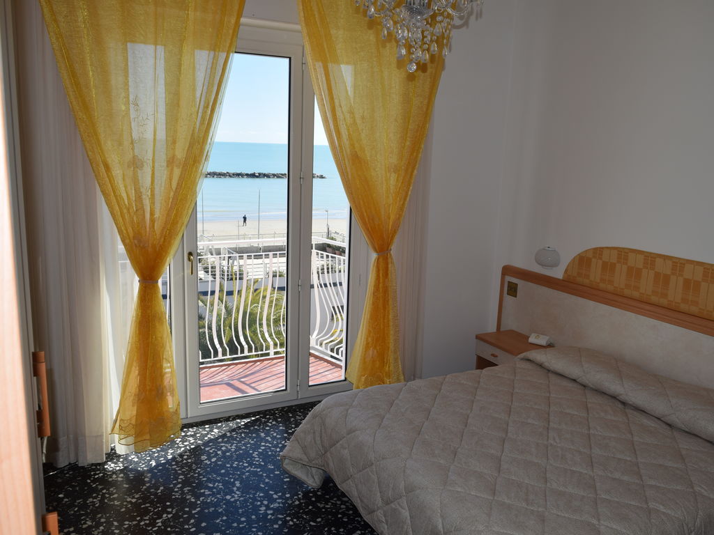 Italie Midden Italie Le Marche Porto San Giorgio Hotel Rosa Meuble