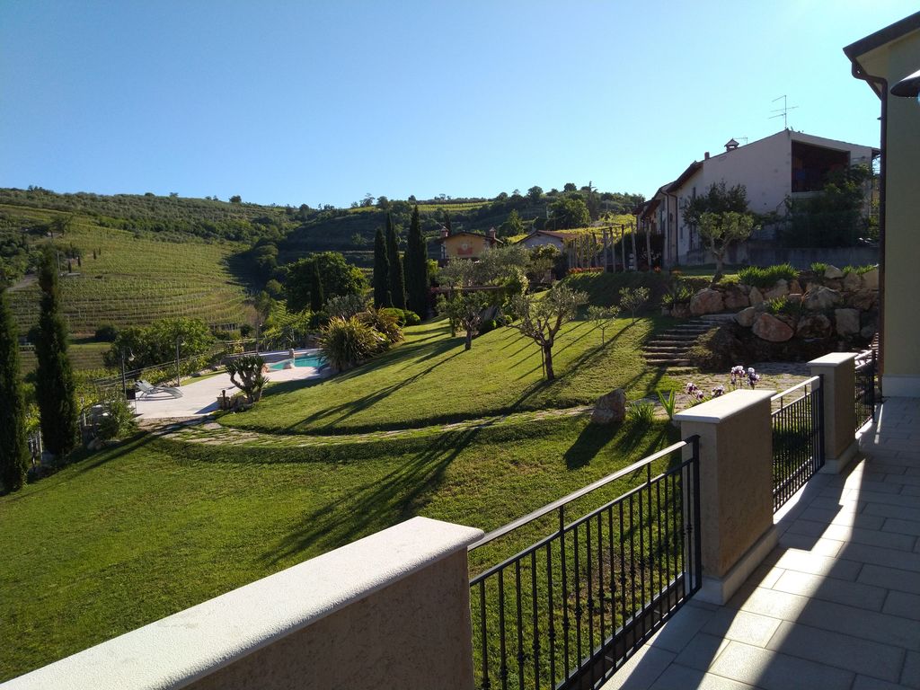 Italie Noord Italie Veneto Soave Farmhouse Corte Tamellini giardino 2JPItalie Noord Italie Veneto Soave Farmhouse Corte Tamellini