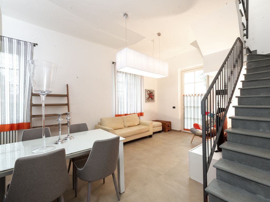 Italie_Noord_Italie_Piemonte_Castelletto_dOrba_Villa_Raggi_Italie_Noord_Italie_Piemonte_Castelletto_dOrba_Italie_Noord_Italie_Piemonte_Castelletto_dOrba_Villa_Raggi_Raggi_Raggi_ph merlofotografia_2005