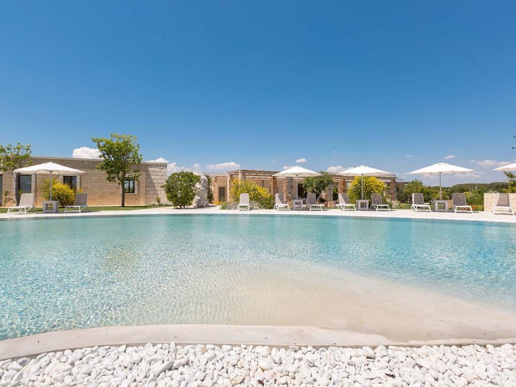 Tenuta Vigna Corallo PiscinajTenuta Vigna Corallo